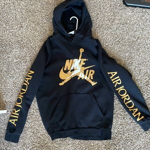Black and gold Nike Air Jordan XL Sweatshirt